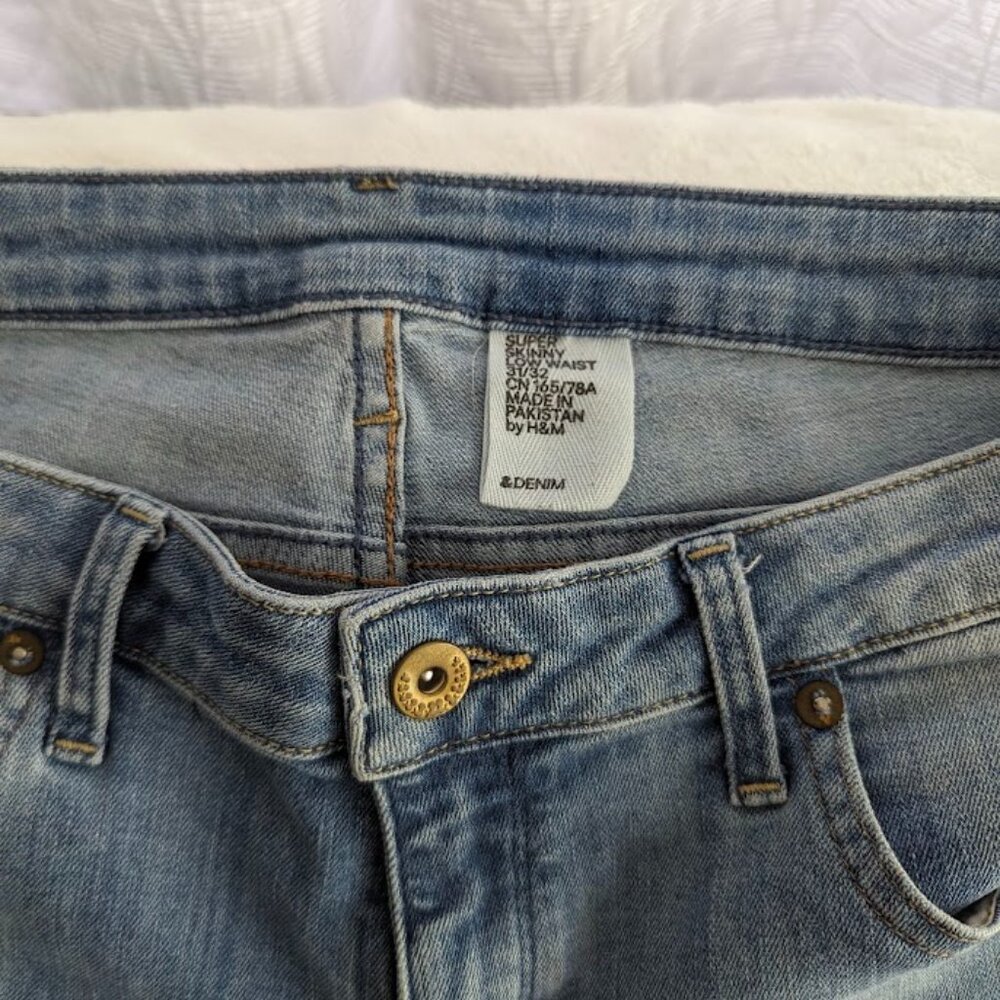 H & M super skinny low waist jeans